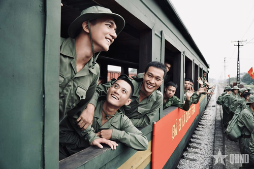 Vượt mốc hơn 300 tỷ đồng, 'Mưa đỏ' tạo kỳ tích cho dòng phim chiến tranh cách mạng