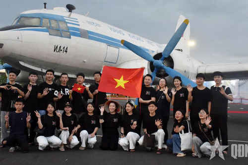 Chiêm ngưỡng chuyên cơ từng chở Bác Hồ tại Triển lãm thành tựu đất nước