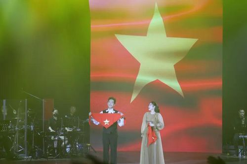Ca sĩ Tăng Phúc kể 'Người vẽ giấc mơ' bằng âm nhạc