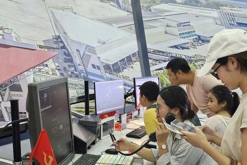 Trải nghiệm điều hành máy bay gây ấn tượng tại Triển lãm Thành tựu đất nước