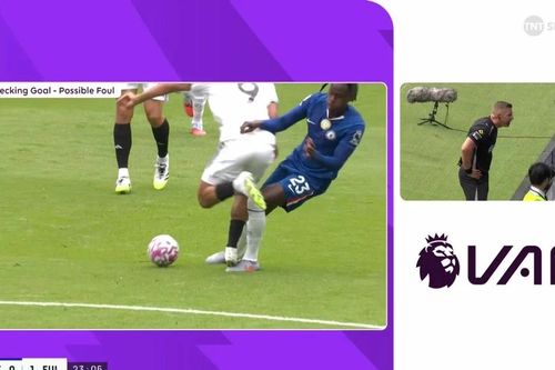 Chelsea thắng Fulham gây tranh cãi