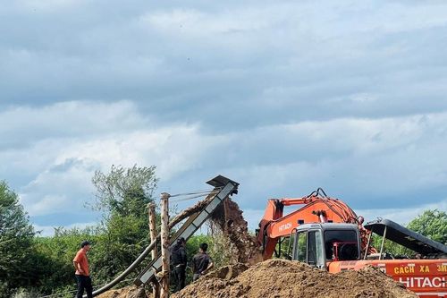 Gia Lai: Xã 'cầu cứu' tỉnh yêu cầu mỏ cát chưa đủ điều kiện dừng hoạt động