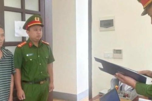 Khởi tố người đàn ông dùng gậy gỗ đánh bạn nhậu trọng thương