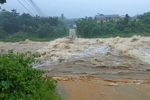 Chuẩn bị tổ chức lễ khai giảng an toàn trong điều kiện thời tiết mưa lũ