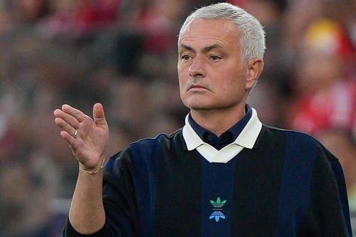 Tin tức về chuyển nhượng 31/8: MU cầu cứu Mourinho, Barca ký Harry Kane