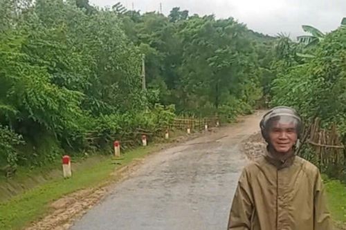 Ảnh hưởng bão số 6, hàng loạt tuyến đường ở Nghệ An bị cấm lưu thông do ngập và sạt lở
