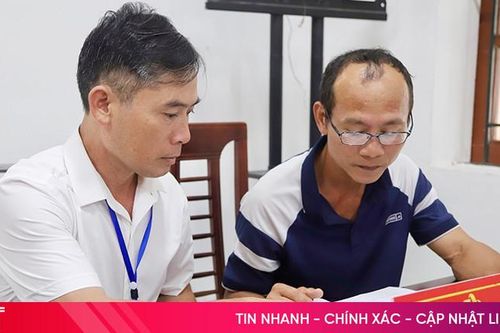 'Gác' lễ, cán bộ cơ sở ở Hà Tĩnh hỗ trợ người dân giải quyết thủ tục hành chính