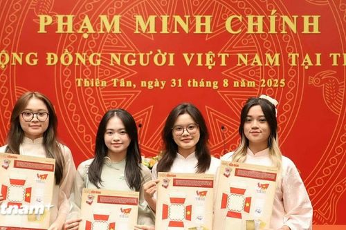 Du học sinh Việt Nam tại Trung Quốc tự hào về thành tựu của đất nước