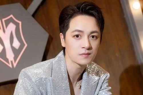 Nam ca sĩ từng mắc bệnh nghiêm trọng: Sở hữu biệt thự triệu đô, tuổi 42 có cuộc sống hôn nhân viên mãn