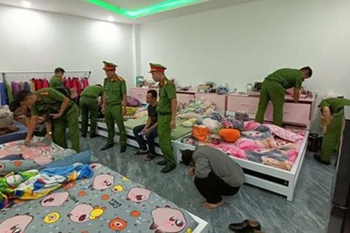 Khởi tố 5 người tổ chức mua dâm ở quán massage, giá 1 triệu đồng/lượt