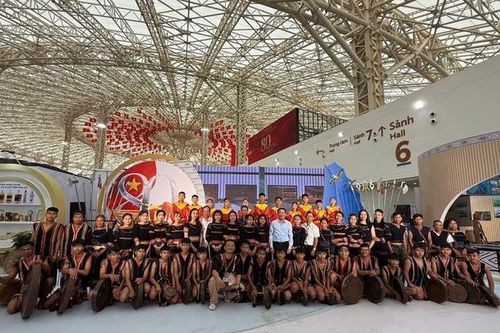 Triển lãm 'Gia Lai 80 năm đồng hành cùng đất nước - vững bước vươn xa'