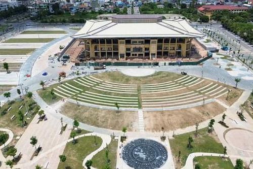 Cận cảnh dự án quảng trường gần 200 tỷ đồng ở Huế trước ngày khánh thành