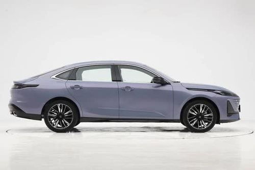 Xe sedan hạng C công suất 192 mã lực, giá hơn 320 triệu đồng