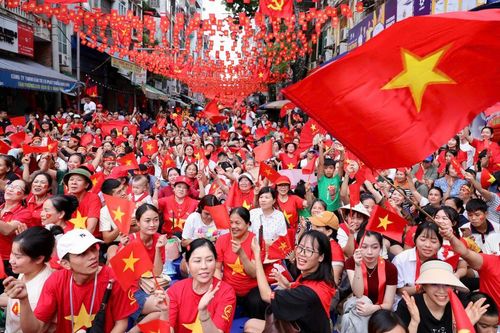 Đại diện hộ gia đình có thể nhận quà 100.000 đồng từ Chính phủ dịp 2/9 cho các thành viên
