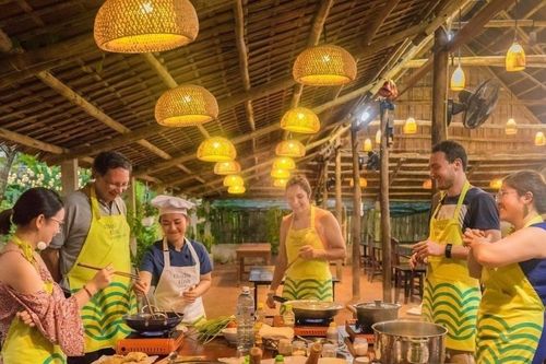 Tinh hoa văn hóa ẩm thực Việt: Mảnh ghép quan trọng của du lịch bền vững