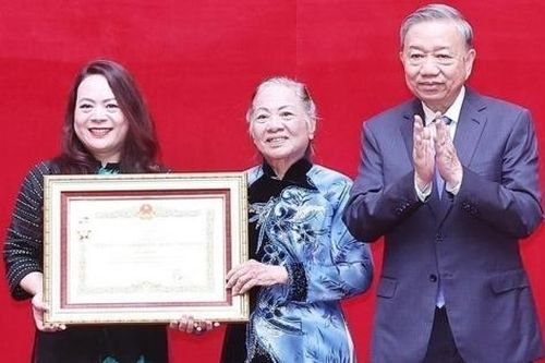 Tổng Bí thư dự Lễ truy tặng Danh hiệu Anh hùng Lực lượng vũ trang cho Thượng tướng Bùi Thiện Ngộ