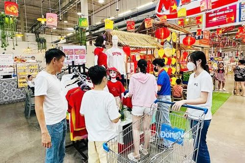 Đồng Nai: Lượng khách mua sắm tăng 20-50% trong 2 ngày đầu nghỉ lễ