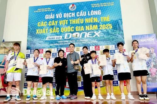 Nguyễn Thị Thu Huyền giành cú đúp huy chương vàng Giải vô địch cầu lông các cây vợt thiếu niên, trẻ xuất sắc quốc gia 2025