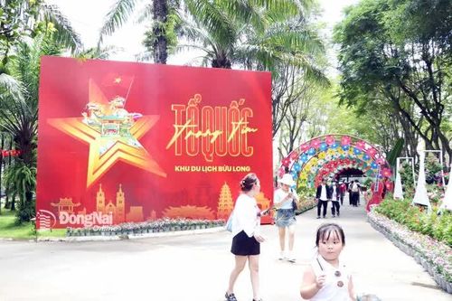 [Chùm ảnh] Khu du lịch Bửu Long nhộn nhịp khách tham quan trong ngày đầu nghỉ lễ 2-9