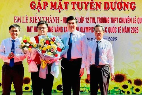 Vinh quang Lê Kiến Thành