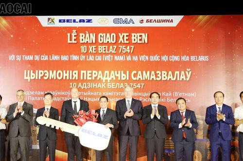 Lễ bàn giao 10 xe ben Belaz 7547