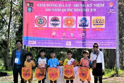 5 đội tranh tài tại giải Bóng đá cộng đồng liên phường Đà Lạt