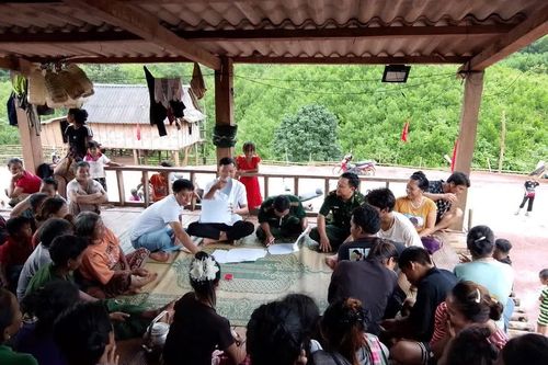 Hơn 3.600 người dân xã Thượng Trạch nhận quà mừng Tết Độc lập