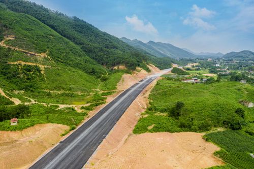 Đi trước mở đường, tăng cường lợi thế