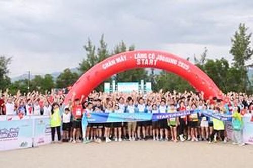 Hơn 1.000 vận động viên tham gia giải chạy Chân Mây - Lăng Cô Jogging 2025
