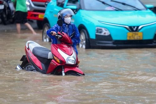 Cách giữ xe máy vận hành ổn định sau mưa lớn, ngập nước