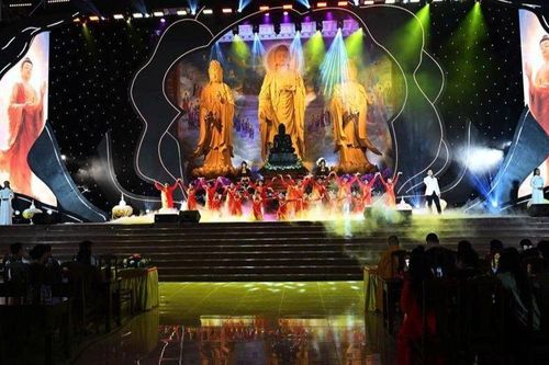 Hà Nội: Chương trình nghệ thuật 'Ánh đạo trong đời' và phát động ủng hộ nhân dân Cu Ba