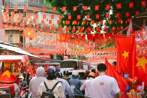 Đường phố Hà Nội rực rỡ chào mừng 80 năm Quốc khánh