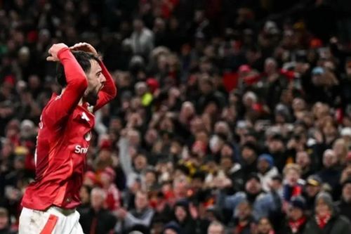 Manchester United thắng trận đầu tiên tại Ngoại hạng Anh