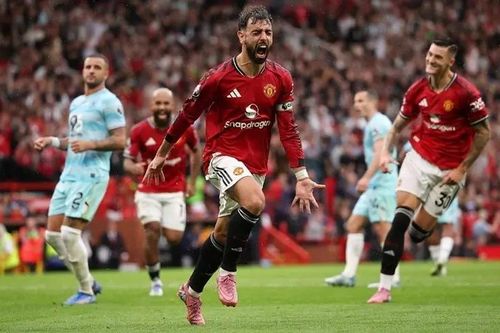 Manchester United có thắng lợi đầu tiên tại Premier League