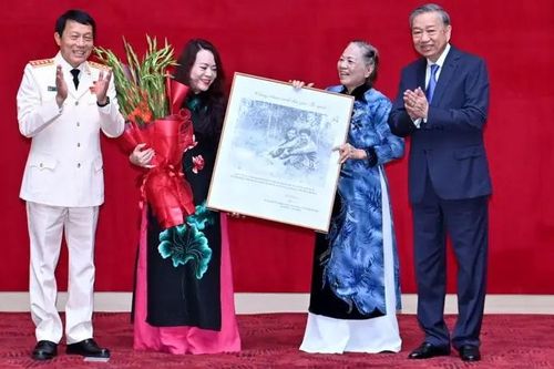 Truy tặng Danh hiệu Anh hùng LLVT nhân dân cho Thượng tướng Bùi Thiện Ngộ