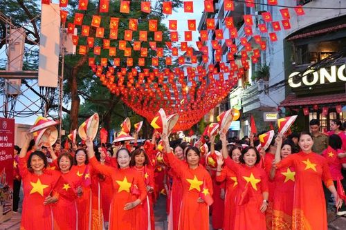 'Sắc đỏ Ba Đình'- chuỗi hoạt động quảng bá du lịch văn hóa, lịch sử Hà Nội