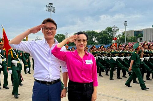 Hai biên tập viên VTV đọc thuyết minh trong lễ diễu binh, diễu hành A80 là ai?