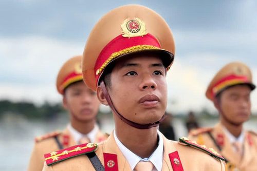 Nam chiến sĩ Công an nén nỗi đau mất mẹ, quyết hoàn thành nhiệm vụ A80