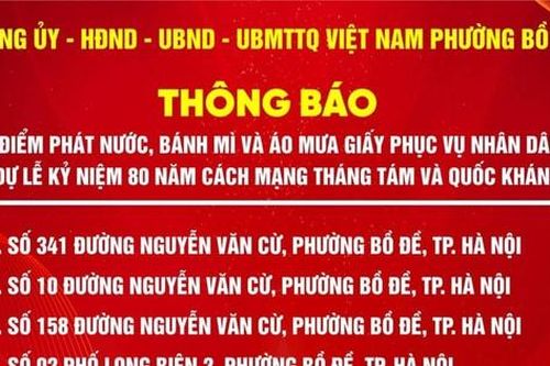 4 điểm phát nước, bánh mì, áo mưa phục vụ người dân xem A80 tại Bồ Đề