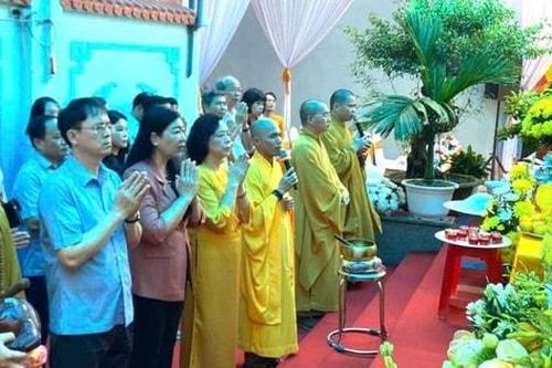 Phường Vĩnh Tuy tưởng niệm đồng bào chết vì oanh tạc và nạn đói năm 1944-1945