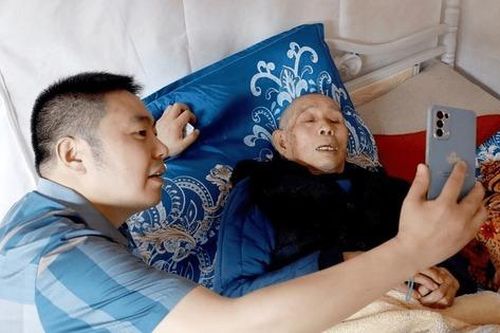 Bố tôi tiết kiệm 184 triệu từ lương hưu 18 triệu/tháng: Sự thật khiến tôi day dứt