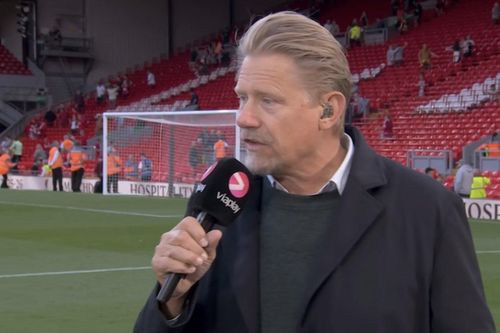 Huyền thoại MU: 'Arsenal chơi thứ bóng đá xấu xí'