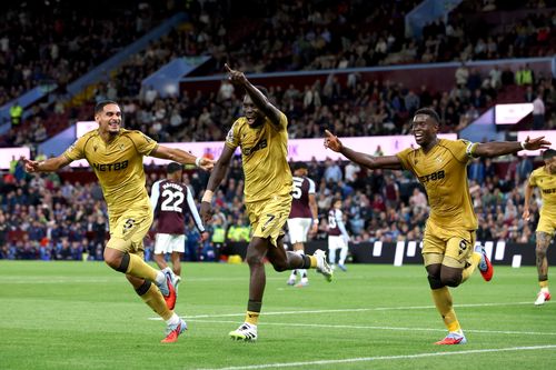 Aston Villa thảm bại trước Crystal Palace