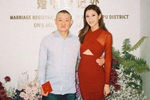 'Thiếu gia Bắc Kinh' bị mỉa mai khi cưới vợ kém 20 tuổi