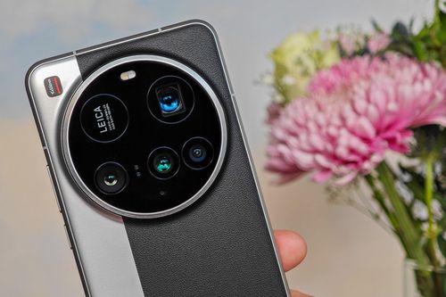 Hai ông lớn cùng lúc tấn công Xiaomi