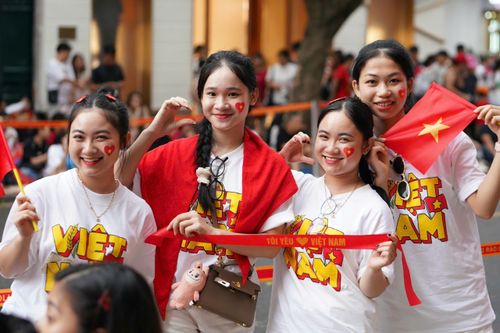Người dân nhận quà 100.000 đồng ở nơi thường trú hay tạm trú?