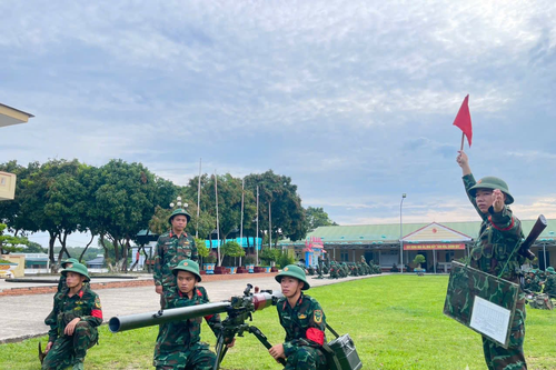 Lực lượng vũ trang Quân khu 4: Thi đua 'Phất cao cờ hồng Tháng Tám'
