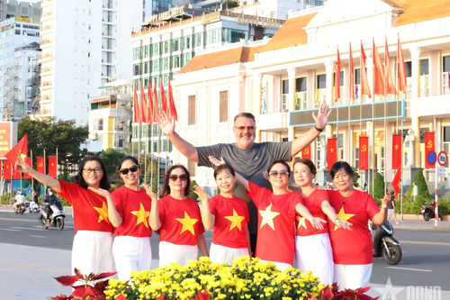 Người dân Nha Trang lưu giữ khoảnh khắc ý nghĩa của Ngày Quốc khánh 2-9