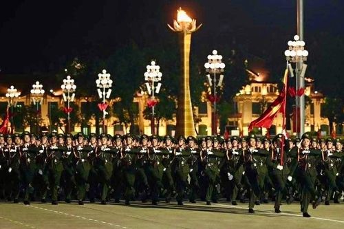 'Tiếng trống, tiếng kèn và tiếng bút' - Mỗi bước đi là một lời thề với Tổ quốc