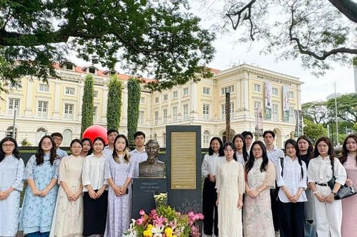 Sinh viên Việt Nam tại Singapore kỷ niệm Quốc khánh: Gắn kết cộng đồng, giữ gìn bản sắc